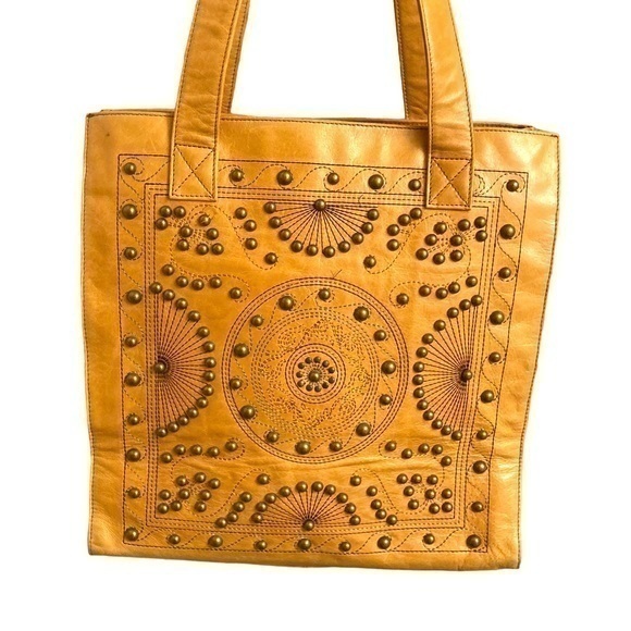 Hobo Tan Leather Embellished Studded Zippered Tote Shoulder Bag Beautiful